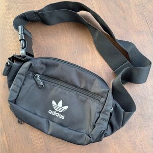Adidas Originals Waist Bag, Fanny Pack, Crossbody, Travel Bag NWOT